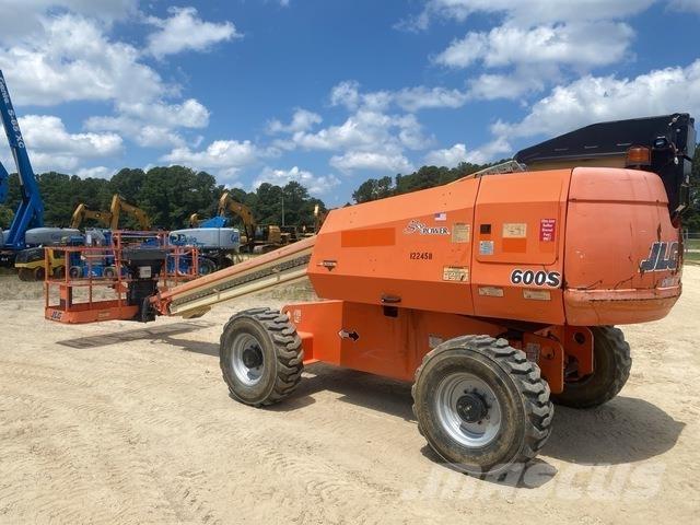JLG 600S Teleskopiniai keltuvai