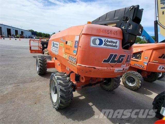 JLG 600S Teleskopiniai keltuvai