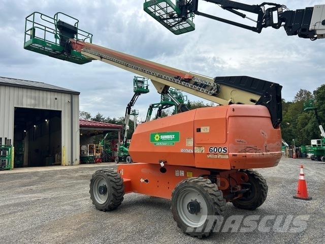 JLG 600S Teleskopiniai keltuvai