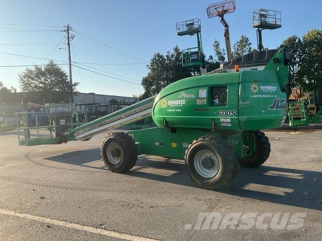 JLG 600S Teleskopiniai keltuvai