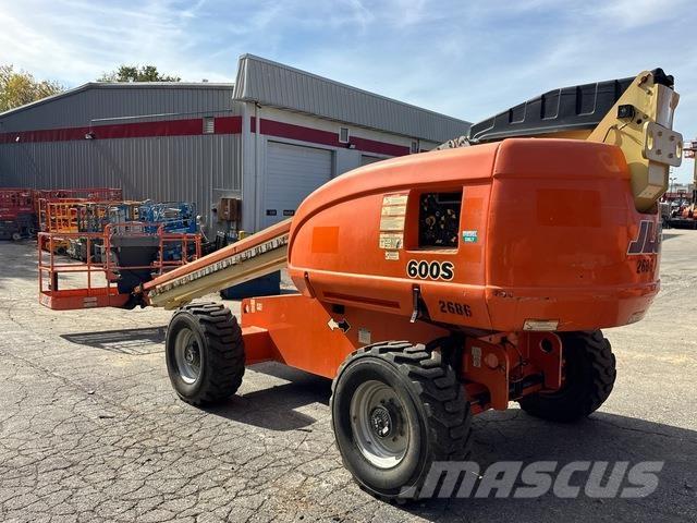 JLG 600S Teleskopiniai keltuvai