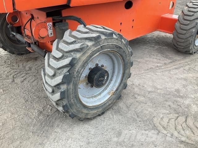 JLG 660SJ Teleskopiniai keltuvai