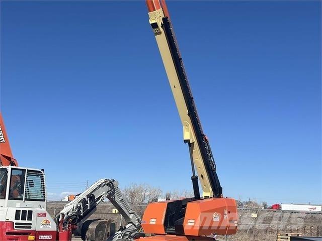 JLG 660SJ Teleskopiniai keltuvai