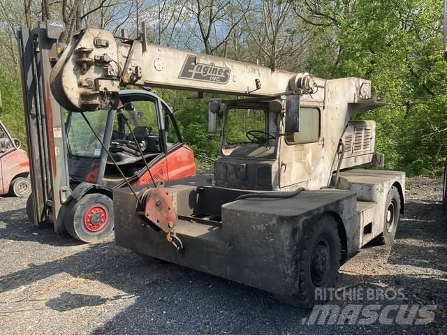 JLG 886 Kiti kranai