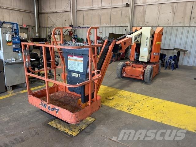 JLG E300AJP Alkūniniai keltuvai