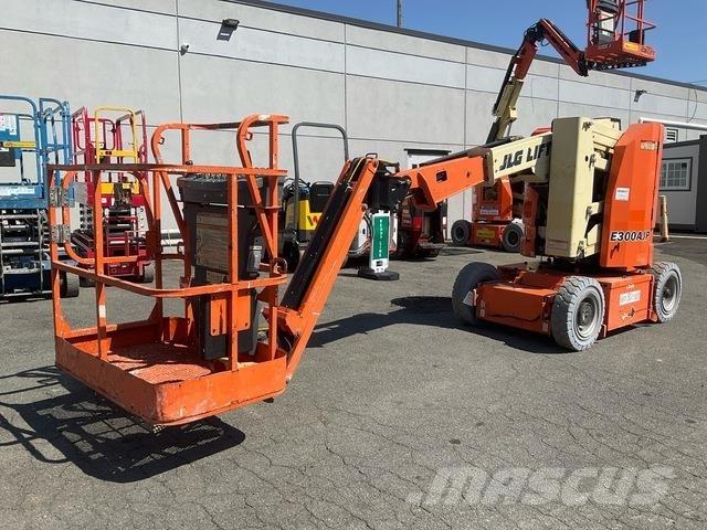 JLG E300AJP Alkūniniai keltuvai