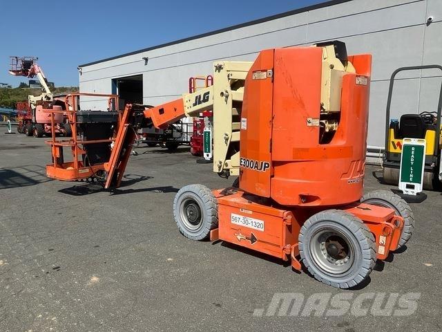 JLG E300AJP Alkūniniai keltuvai