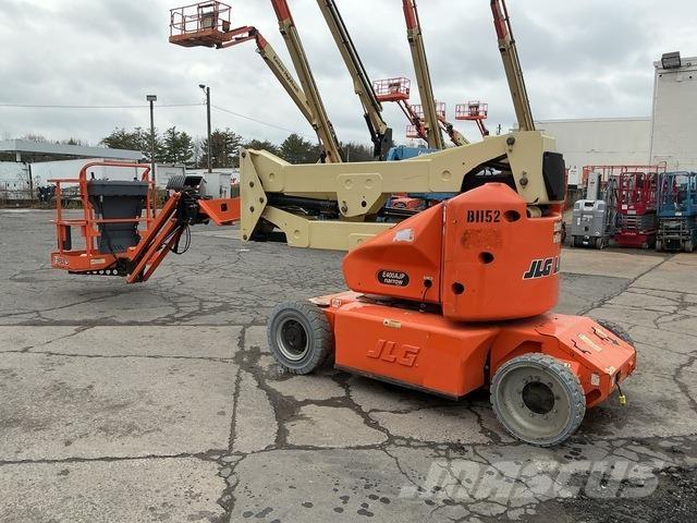 JLG E400AJPN Alkūniniai keltuvai