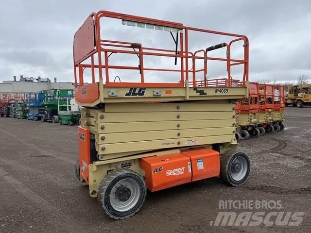 JLG M4069 Žirkliniai keltuvai