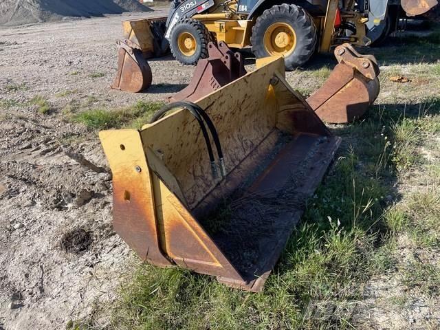 John Deere  Ekskavatoriniai krautuvai