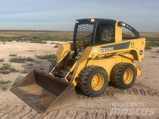 John Deere 325 Krautuvai su šoniniu pasukimu