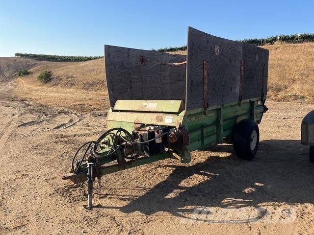John Deere 450 Mėšlo barstytuvai