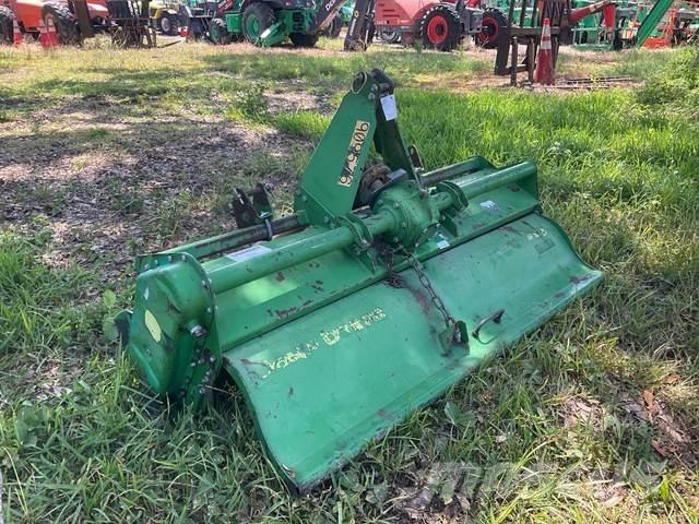 John Deere 665 Statyba - Kita