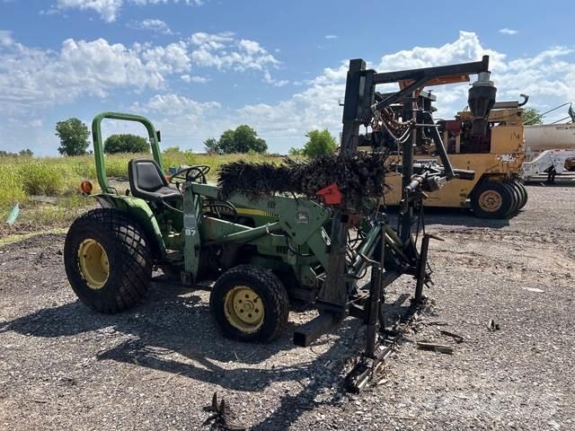 John Deere 750 Naudoti kompaktiški traktoriai
