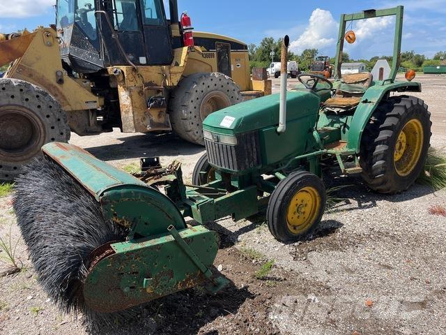 John Deere 970 Vidaus šluotos