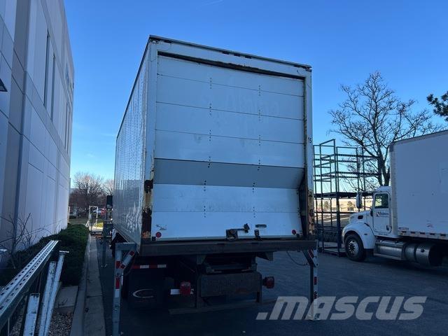 Kenworth T270 Sunkvežimiai su dengtu kėbulu