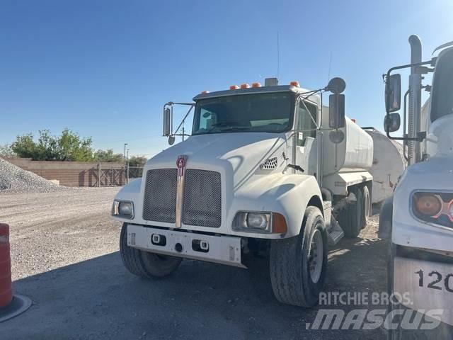 Kenworth T300 Vandens sunkvežimiai