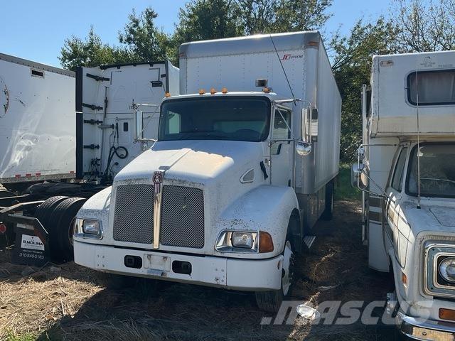 Kenworth T300 Sunkvežimiai su dengtu kėbulu