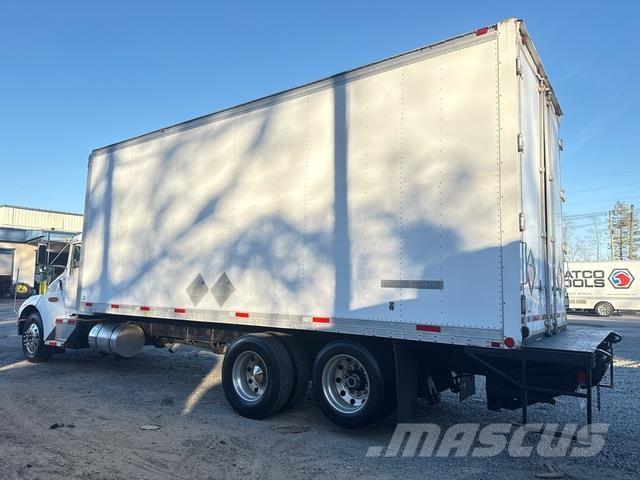 Kenworth T300 Sunkvežimiai su dengtu kėbulu