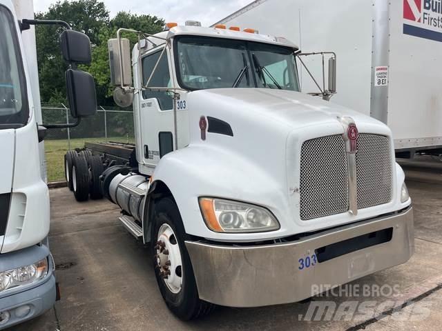 Kenworth T370 Sunkvežimiai su dengtu kėbulu