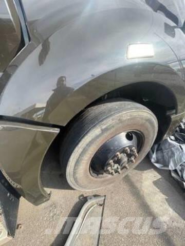 Kenworth T680 Naudoti vilkikai