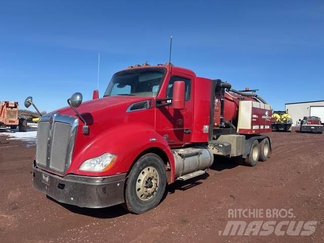 Kenworth T680 Vikšriniai ekskavatoriai