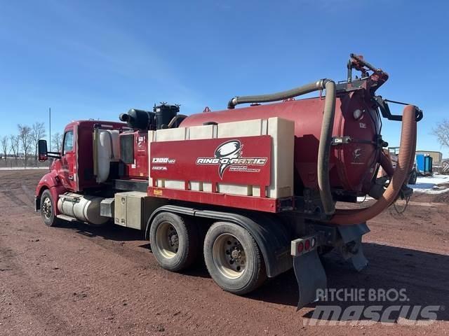Kenworth T680 Vikšriniai ekskavatoriai