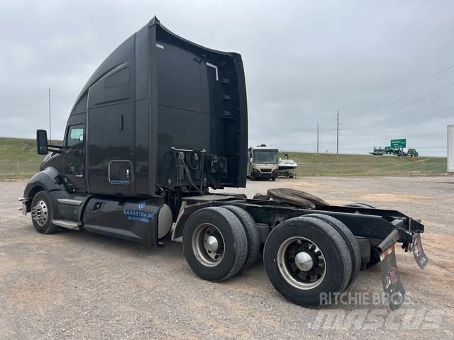 Kenworth T680 Naudoti vilkikai