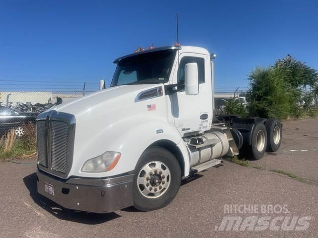 Kenworth T680 Naudoti vilkikai
