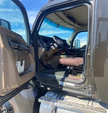 Kenworth T680 Naudoti vilkikai