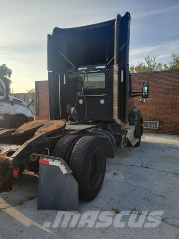 Kenworth T680 Naudoti vilkikai