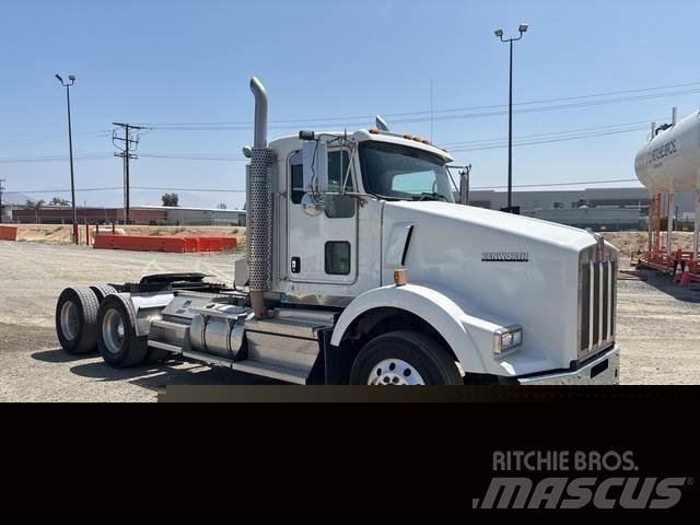 Kenworth T800 Naudoti vilkikai