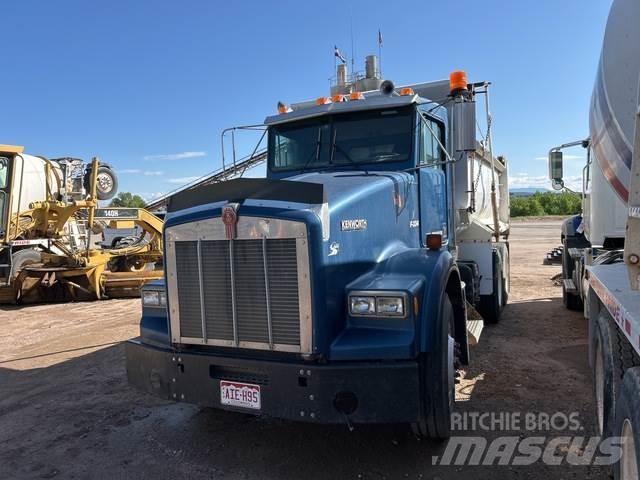 Kenworth T800 Savivarčių priekabų vilkikai