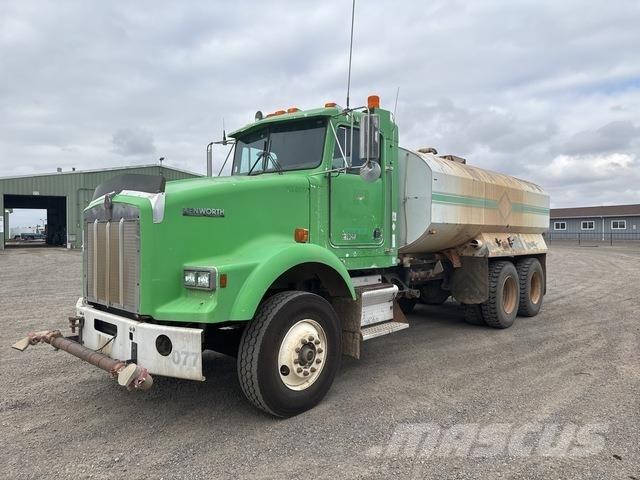 Kenworth T800 Vandens sunkvežimiai