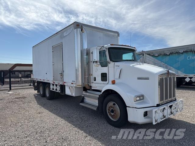 Kenworth T800 Sunkvežimiai su dengtu kėbulu