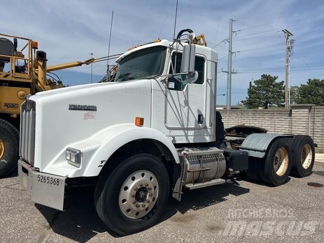 Kenworth T800B Naudoti vilkikai
