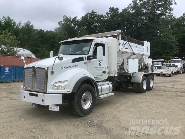 Kenworth T880 Betonvežiai