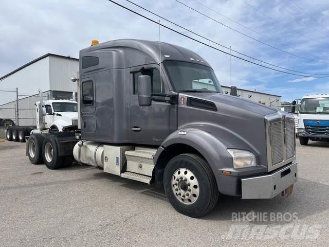Kenworth T880 Naudoti vilkikai