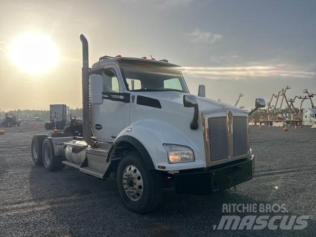 Kenworth T880 Naudoti vilkikai