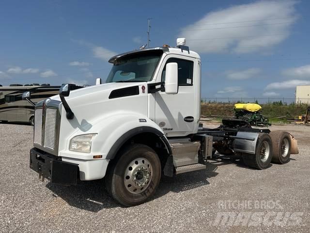Kenworth T880 Naudoti vilkikai