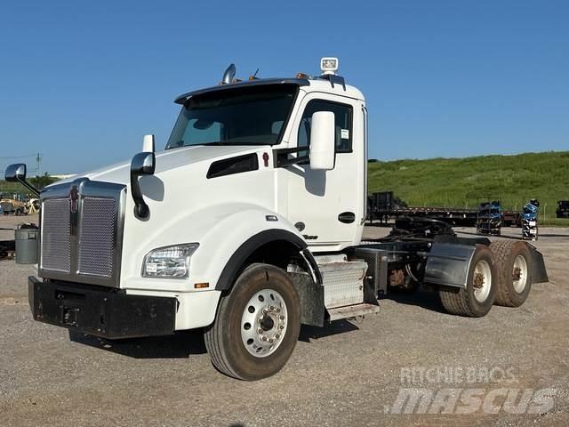 Kenworth T880 Naudoti vilkikai