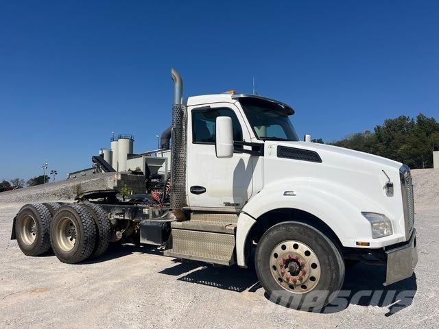 Kenworth T880 Naudoti vilkikai