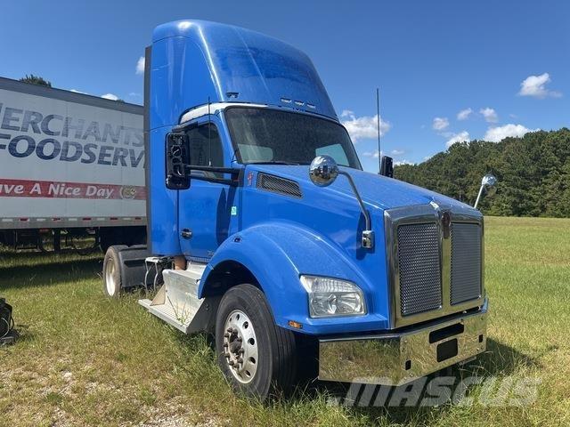 Kenworth T880 Naudoti vilkikai