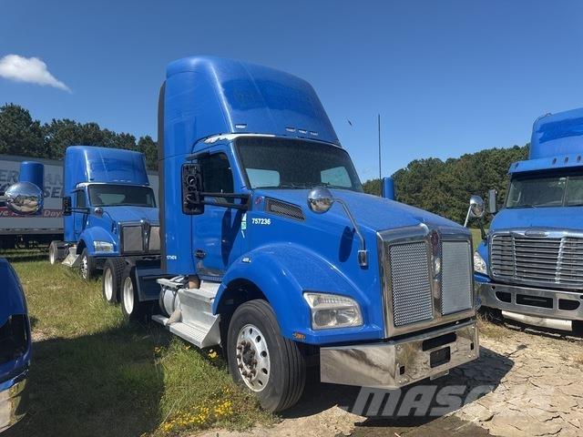 Kenworth T880 Naudoti vilkikai