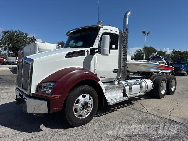 Kenworth T880 Naudoti vilkikai
