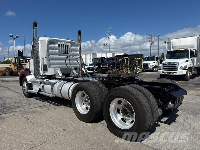 Kenworth T880 Naudoti vilkikai