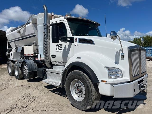 Kenworth T880 Betonvežiai
