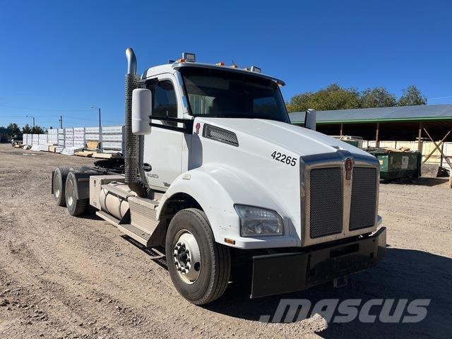 Kenworth T880 Naudoti vilkikai