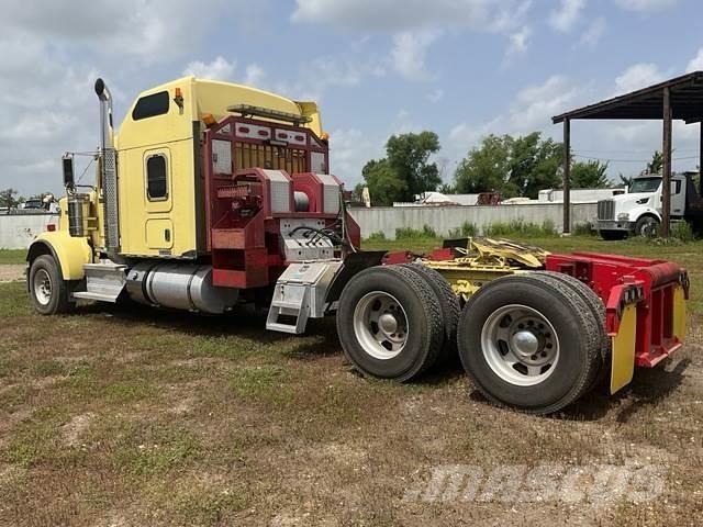 Kenworth W900 Pagalbos kelyje automobiliai