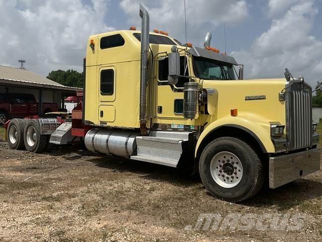 Kenworth W900 Pagalbos kelyje automobiliai